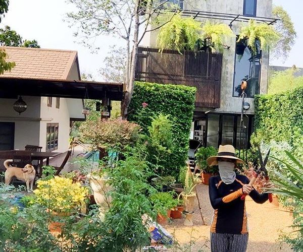 "บ้านดารา" ที่แม้จะไม่ใช่ตัวพ่อ ตัวแม่ แต่บ้านหลังใหญ่ใช้ได้เลย