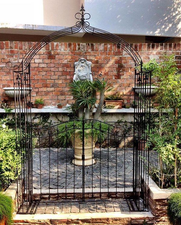 "บ้านดารา" ที่แม้จะไม่ใช่ตัวพ่อ ตัวแม่ แต่บ้านหลังใหญ่ใช้ได้เลย