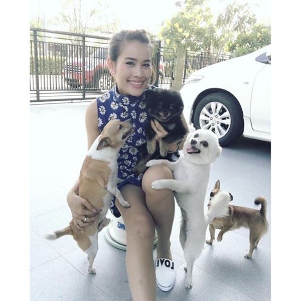 "บ้านดารา" ที่แม้จะไม่ใช่ตัวพ่อ ตัวแม่ แต่บ้านหลังใหญ่ใช้ได้เลย