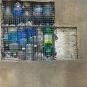 "Plastic Bottle Village" ลดอุณหภูมิภายในบ้านด้วยขวดพลาสติก โปรเจคดีๆ จากปานามา