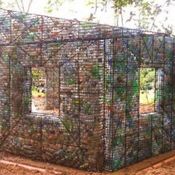 "Plastic Bottle Village" ลดอุณหภูมิภายในบ้านด้วยขวดพลาสติก โปรเจคดีๆ จากปานามา