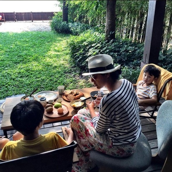 “บ้าน  3 หลังของเคน ธีรเดช” ครบทุกวิว ทะเล ภูเขา สระว่ายน้ำ