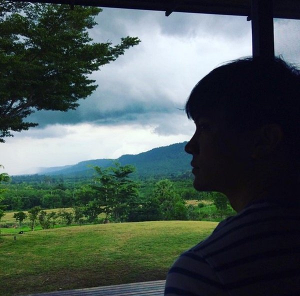 “บ้าน  3 หลังของเคน ธีรเดช” ครบทุกวิว ทะเล ภูเขา สระว่ายน้ำ