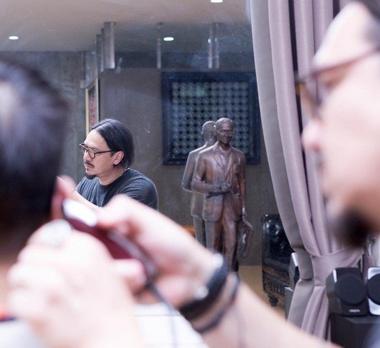 น้อมรำลึก นึกถึงพ่อ "เป็นรูปที่มีทุกบ้าน" จากบ้านดารา และเหล่าคนดัง