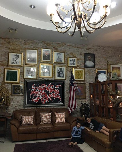 น้อมรำลึก นึกถึงพ่อ "เป็นรูปที่มีทุกบ้าน" จากบ้านดารา และเหล่าคนดัง