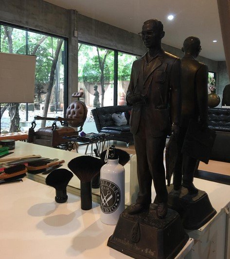 น้อมรำลึก นึกถึงพ่อ "เป็นรูปที่มีทุกบ้าน" จากบ้านดารา และเหล่าคนดัง