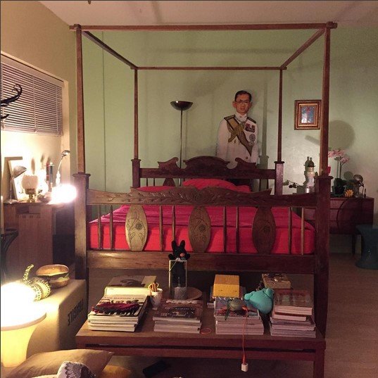 น้อมรำลึก นึกถึงพ่อ "เป็นรูปที่มีทุกบ้าน" จากบ้านดารา และเหล่าคนดัง