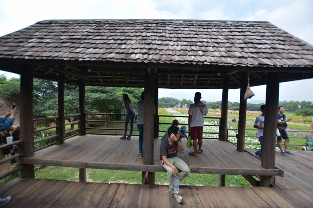 เฮือนนางสาหร่าย "บ้านคำแก้ว" เจ้าแม่นาคี สถาปัตยกรรมอีสานอันงดงาม