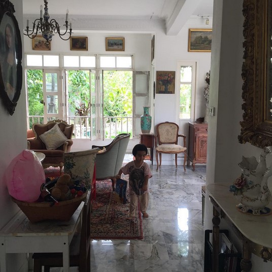 "อุ๊ หฤทัย" ซื้อบ้านเก่า รีโนเวทเป็นบ้านสไตล์อังกฤษ เก๋ เก๋