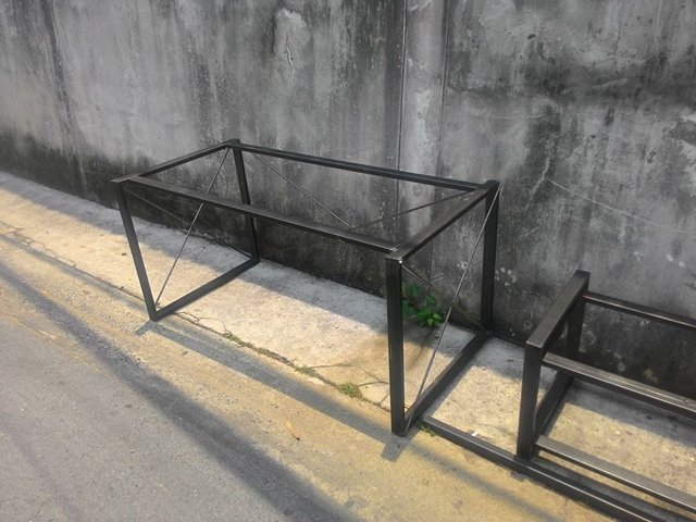 แต่งห้องรับแขกแนว Modern Loft แบบประหยัด และ เน้นทำเอง