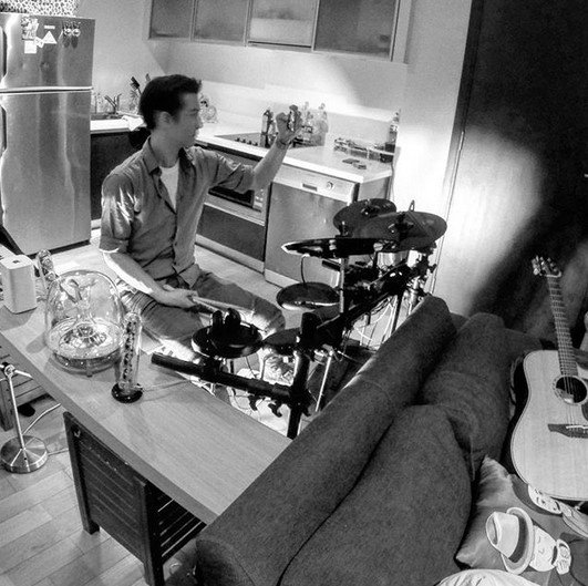 เปิดคอนโดแต๊งค์ พงศกร อาณาจักรแห่งตัวตน หนังสือ ดนตรี ศิลปะ