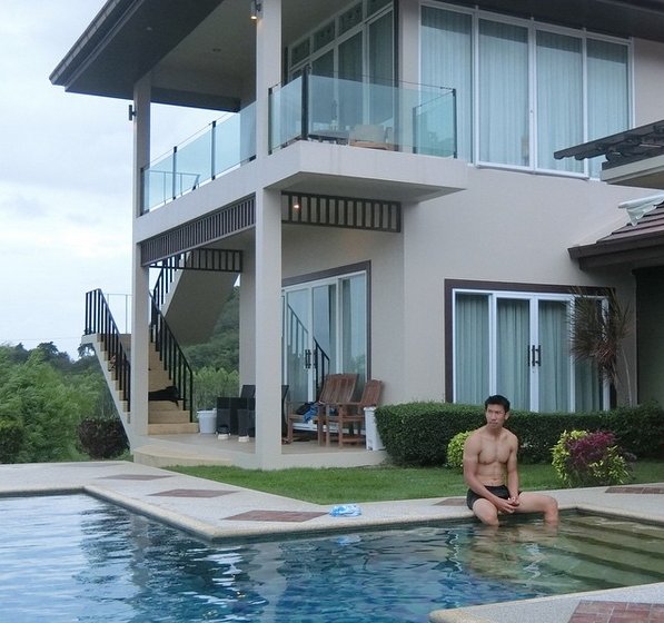 เปิด "บ้านบอล ภราดร ศรีชาพันธุ์" ที่พัทยา มีสระว่ายน้ำ คอร์ทเทนนิสพร้อม