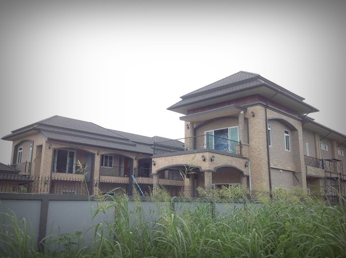 เปลี่ยนผนังบ้านราคา 10 ล้านเป็นผืนผ้าใบ ยกทะเล ทุ่งนาไทย ทุ่งลาเวนเดอร์ มาไว้รวมกัน