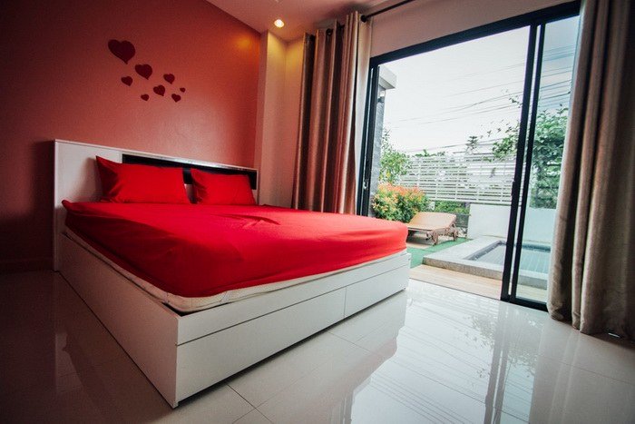 บ้านสไตล์โมเดิร์นสองชั้น พร้อมสระว่ายน้ำและดาดฟ้าชมวิว พื้นที่พักผ่อนสำหรับคอปาร์ตี้ตัวจริง