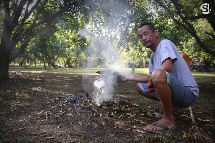 บ้าน 4 ไร่ที่นครนายกของ “เท่ง เถิดเทิง” บ้านไม้เรียบง่ายในสวนผลไม้ มีน้ำตก และไก่ป่า