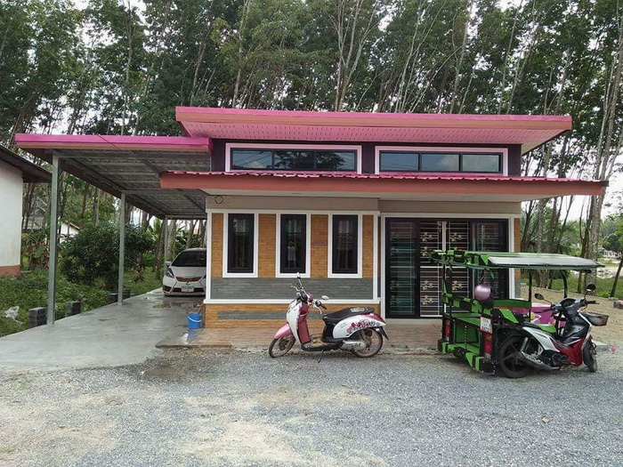 บ้านสไตล์คอนเทมโพรารี ขนาดกะทัดรัดสำหรับคู่รัก มาพร้อมโรงจอดรถขนาดใหญ่ ภายในงบ 8 แสนบาท