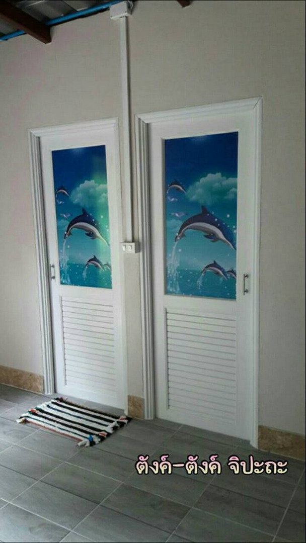 บ้านชั้นเดียวสไตล์คอนเทมโพรารี่ หลังคารูปทรงหน้าจั่ว ดีไซน์โทนสีน้ำตาลเข้ม งบ 67 แสนบาท