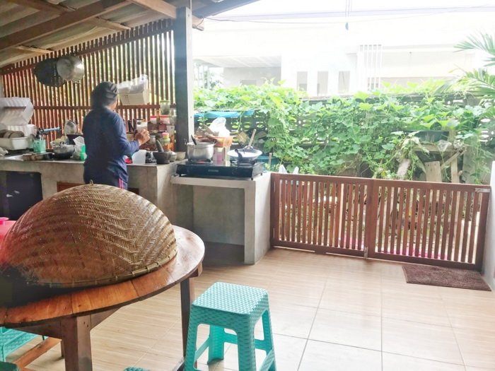 ชวนทุบกระปุก “รีโนเวทห้องครัวไทย” งบไม่เกิน 15000 บาทดีไซน์ปูนเปลือย พร้อมฟังก์ชั่นครบครัน