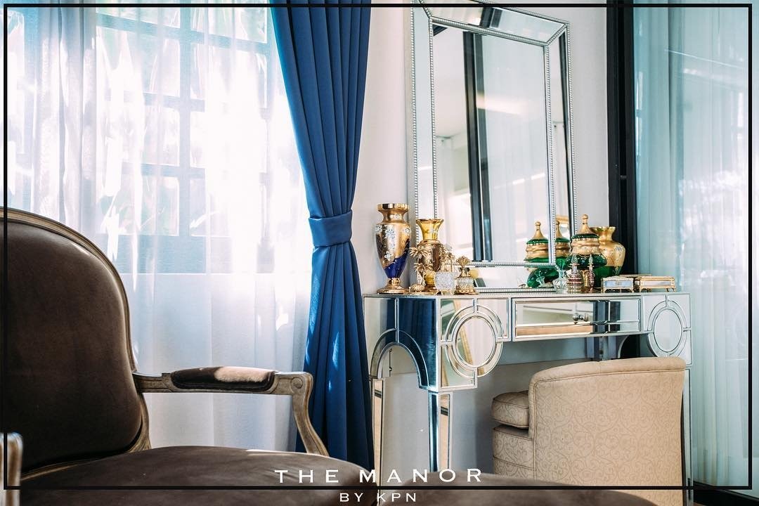 คฤหาสน์หรูที่เปลี่ยนเป็น “The Manor Studio” สตูดิโอสุดสวยของตระกูล “กรณ์ ณรงค์เดช”