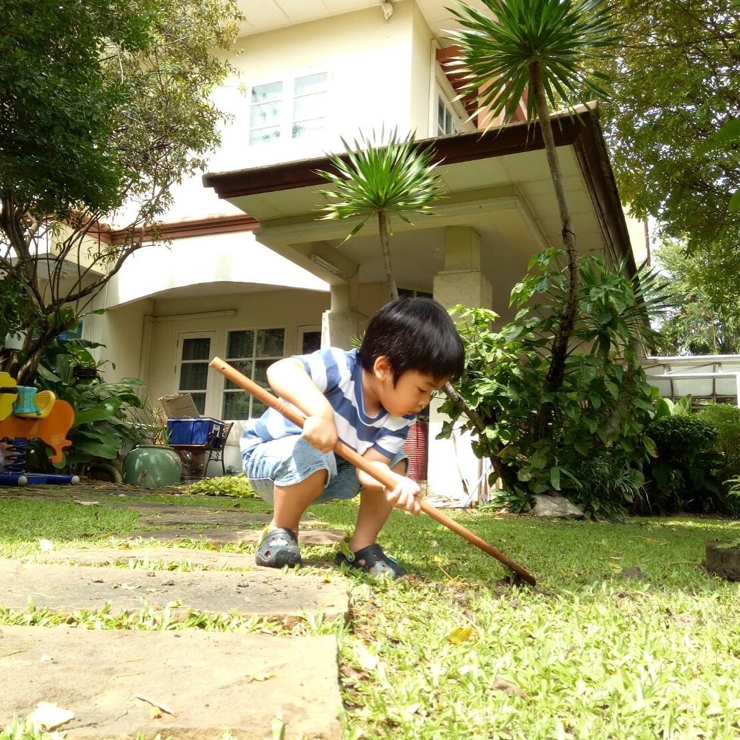 บ้าน “เขตต์ ฐานทัพ” กับครอบครัว บ้านที่เรียบง่าย และร่มรื่น