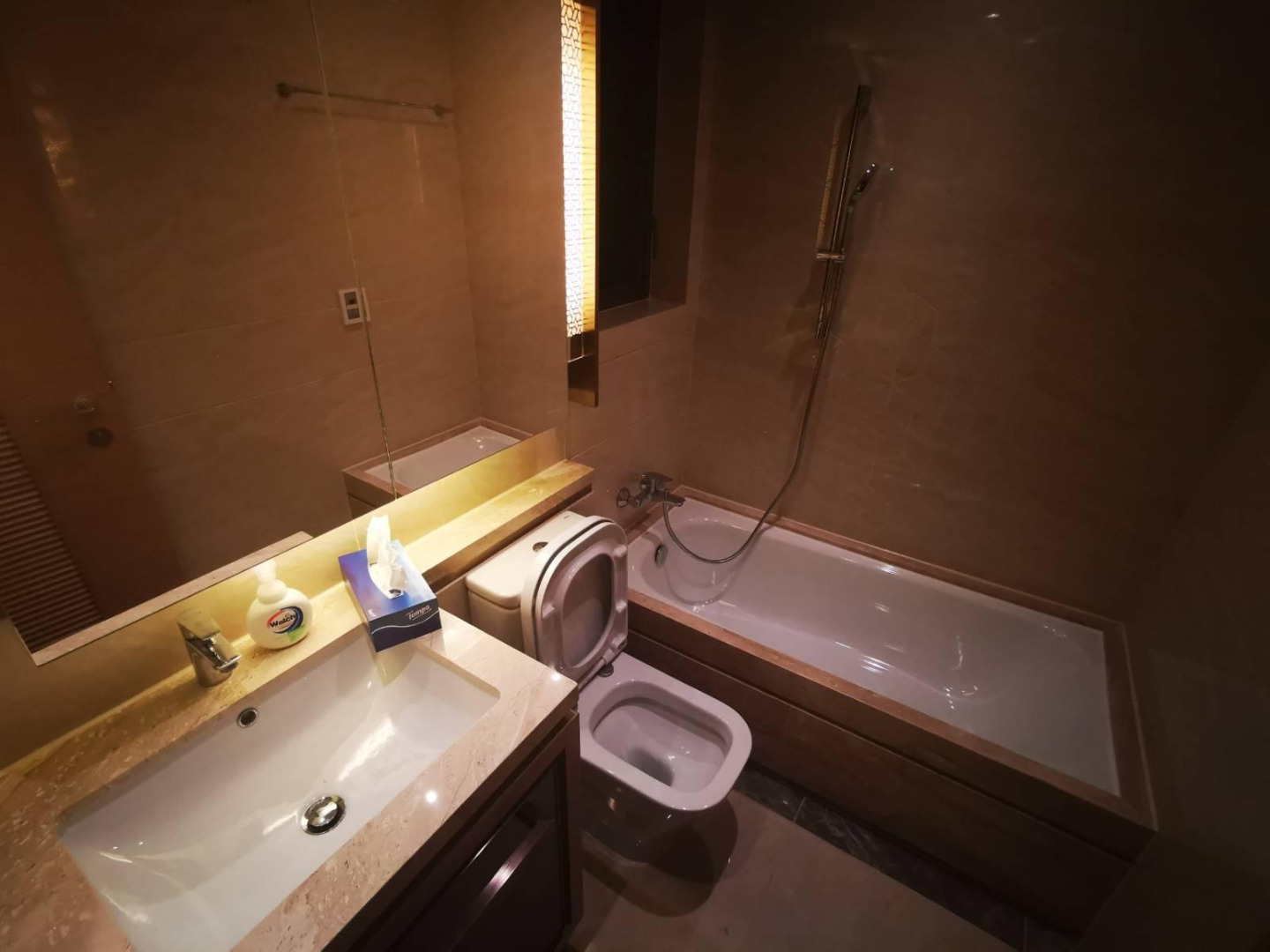 รีวิว​แชร์​ประสบการณ์​ซื้อคอนโด​ 50 กว่าล้านบาทในฮ่องกง​ หรูจนน้ำตาไหล​