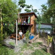 บ้านสวนสองชั้น ออกแบบโมเดิร์นเคบิน ตกแต่งด้วยไม้ทั้งหลัง ภายในตกแต่งเรียบง่าย โดนใจคนไทย