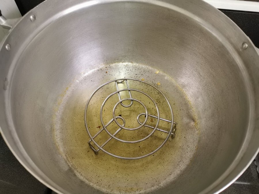 DIY “เตาอบแบบง่ายๆ” สามารถใช้อบเค้กหรืออบขนมปัง แบบไม่ต้องง้อเตาอบของจริง