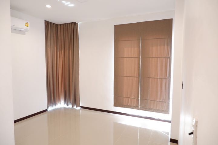 บ้านชั้นเดียวสไตล์โมเดิร์นลอฟท์ 3 ห้องนอน 3 ห้องน้ำ ตกแต่งภายในแบบเรียบง่ายพื้นที่ใช้สอย 163 ตรม