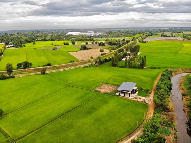 บ้านชั้นเดียวสไตล์โมเดิร์นลอฟท์ 3 ห้องนอน 3 ห้องน้ำ ตกแต่งภายในแบบเรียบง่ายพื้นที่ใช้สอย 163 ตรม