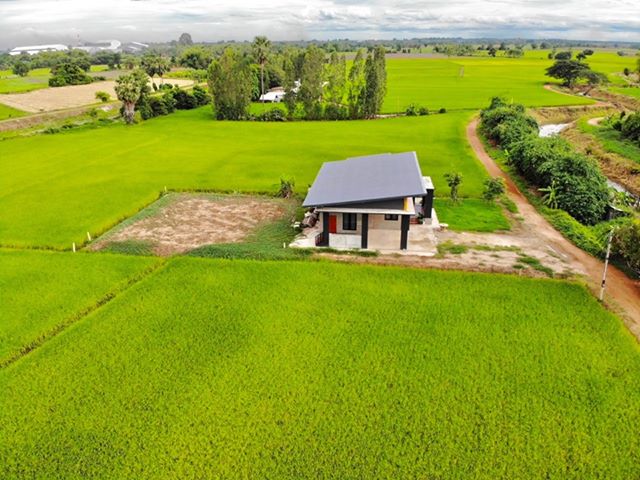 บ้านชั้นเดียวสไตล์โมเดิร์นลอฟท์ 3 ห้องนอน 3 ห้องน้ำ ตกแต่งภายในแบบเรียบง่ายพื้นที่ใช้สอย 163 ตรม