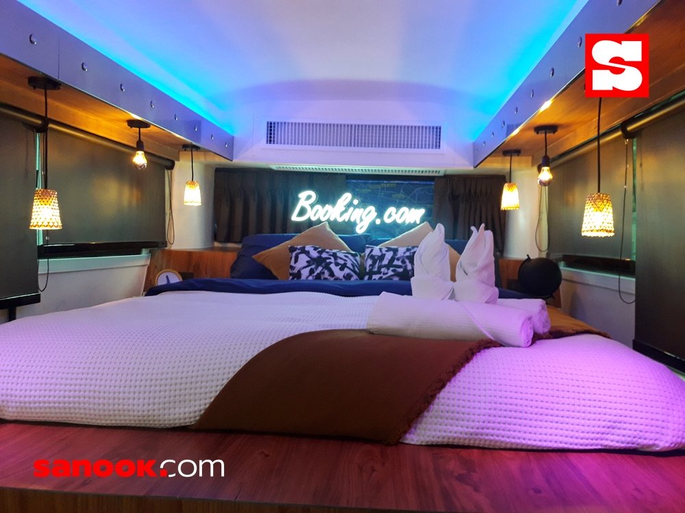 หนึ่งเดียวในโลก เปลี่ยนรถเมล์ไทยเป็น "Bangkok Booking Bus" รถบัสพักได้