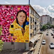 ศิลปินเพนท์ภาพ “เกรตา ธันเบิร์ก” นักเคลื่อนไหวออทิสติก บนอาคารในตุรกี