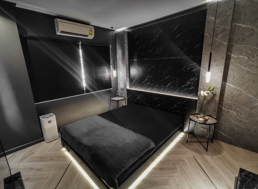 พาชม “รีโนเวทห้องนอนด้วยงบสามหมื่นกว่าบาท” จากห้องเรียบๆ เป็นห้องหรูหรามีสไตล์