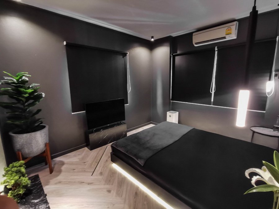 พาชม “รีโนเวทห้องนอนด้วยงบสามหมื่นกว่าบาท” จากห้องเรียบๆ เป็นห้องหรูหรามีสไตล์