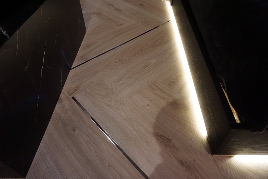 พาชม “รีโนเวทห้องนอนด้วยงบสามหมื่นกว่าบาท” จากห้องเรียบๆ เป็นห้องหรูหรามีสไตล์