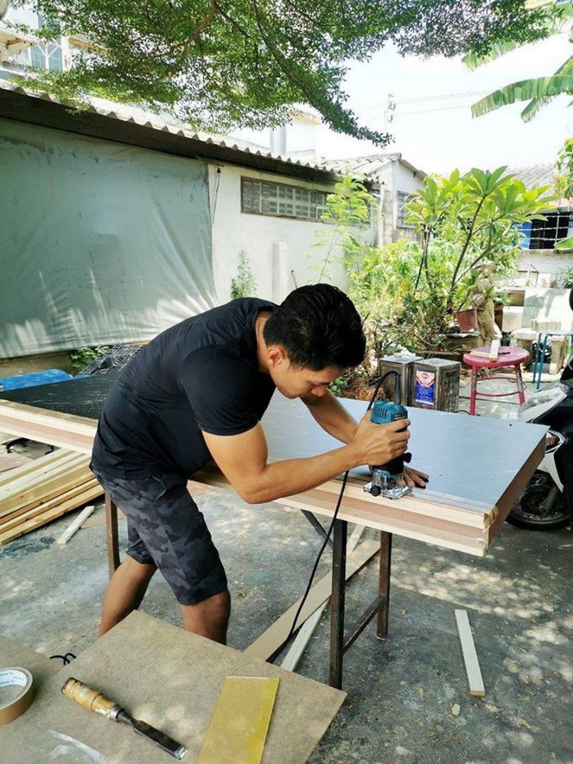 พาชม “รีโนเวทห้องนอนด้วยงบสามหมื่นกว่าบาท” จากห้องเรียบๆ เป็นห้องหรูหรามีสไตล์