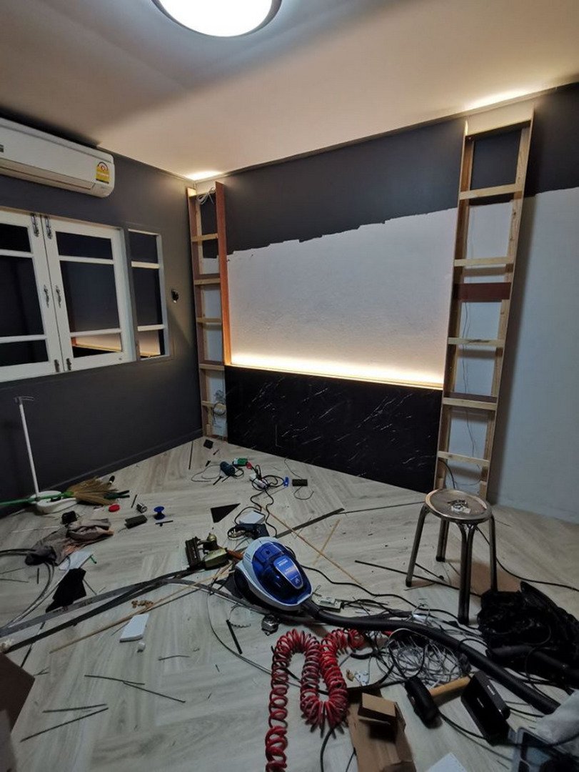 พาชม “รีโนเวทห้องนอนด้วยงบสามหมื่นกว่าบาท” จากห้องเรียบๆ เป็นห้องหรูหรามีสไตล์