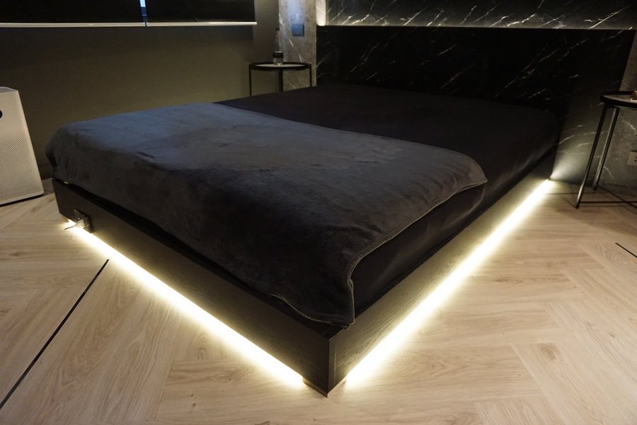 พาชม “รีโนเวทห้องนอนด้วยงบสามหมื่นกว่าบาท” จากห้องเรียบๆ เป็นห้องหรูหรามีสไตล์