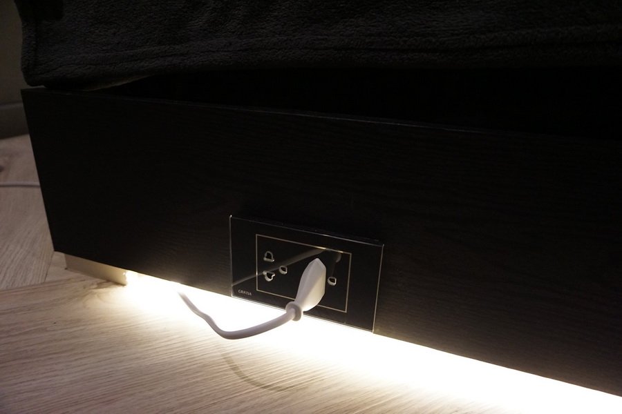 พาชม “รีโนเวทห้องนอนด้วยงบสามหมื่นกว่าบาท” จากห้องเรียบๆ เป็นห้องหรูหรามีสไตล์