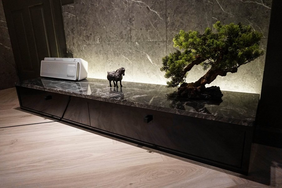 พาชม “รีโนเวทห้องนอนด้วยงบสามหมื่นกว่าบาท” จากห้องเรียบๆ เป็นห้องหรูหรามีสไตล์