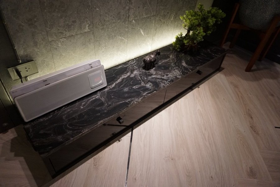 พาชม “รีโนเวทห้องนอนด้วยงบสามหมื่นกว่าบาท” จากห้องเรียบๆ เป็นห้องหรูหรามีสไตล์