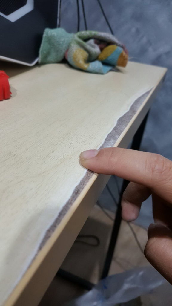 ไม่ต้องซื้อใหม่ มาดูวิธีแก้ไขปัญหา "โต๊ะไม้อัดพองตัว” ด้วยวิธีที่แสนง่าย แถมใช้งบแค่นิดเดียว