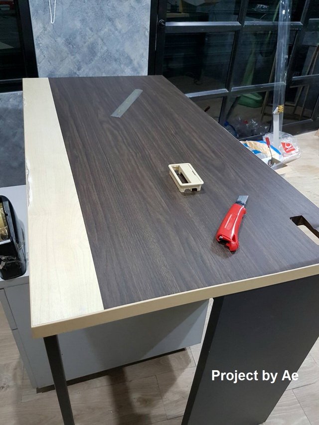 ไม่ต้องซื้อใหม่ มาดูวิธีแก้ไขปัญหา "โต๊ะไม้อัดพองตัว” ด้วยวิธีที่แสนง่าย แถมใช้งบแค่นิดเดียว