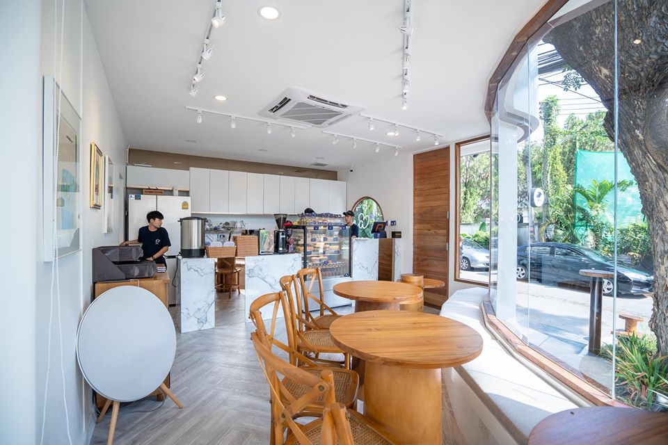 เรื่องเล่า "Light up cafe x Nimman" คาเฟ่ดีไซน์ภายใต้สารพัดข้อจำกัด กว่าจะมาเป็นร้านกาแฟสุดละมุน