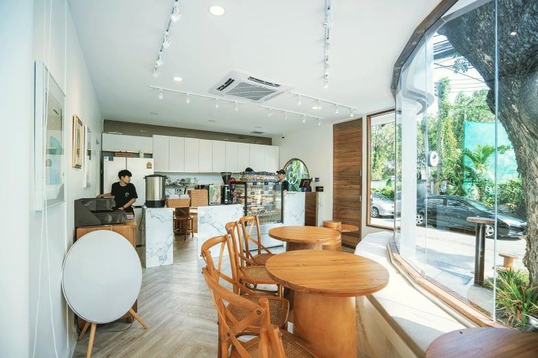 เรื่องเล่า "Light up cafe x Nimman" คาเฟ่ดีไซน์ภายใต้สารพัดข้อจำกัด กว่าจะมาเป็นร้านกาแฟสุดละมุน