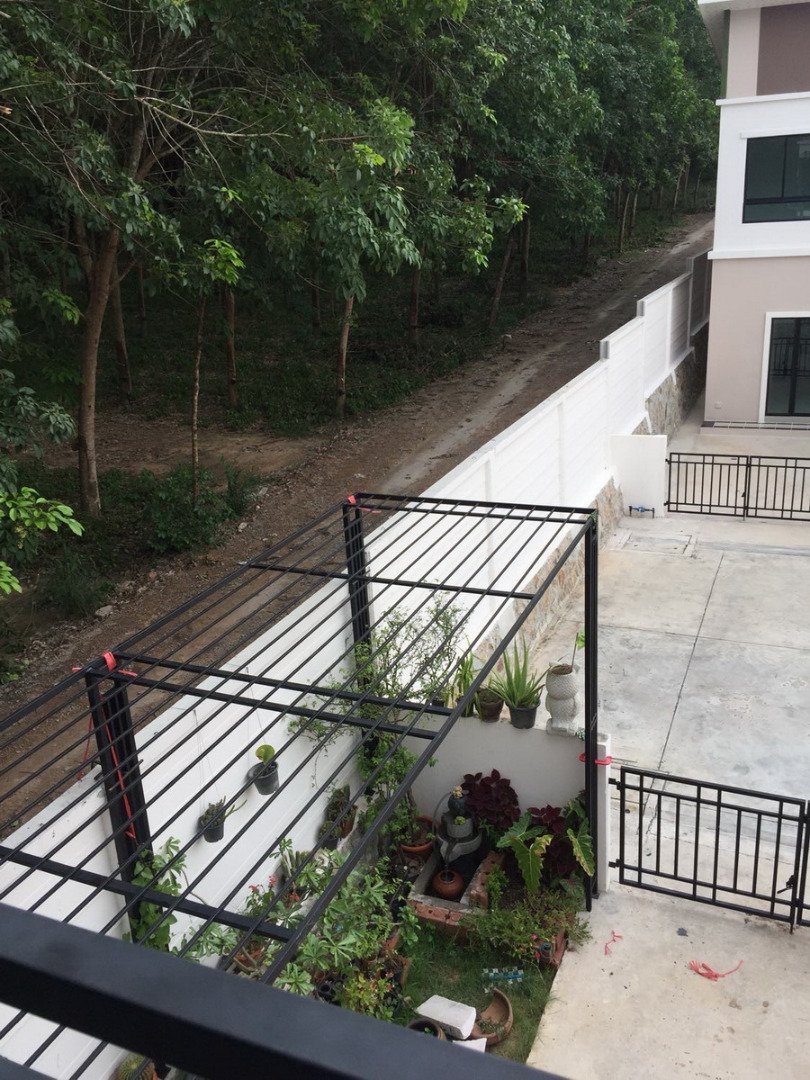 รีวิว “การทำระแนงเหล็ก” จัดสวนข้างบ้านทาวน์โฮมด้วยตัวคนเดียว