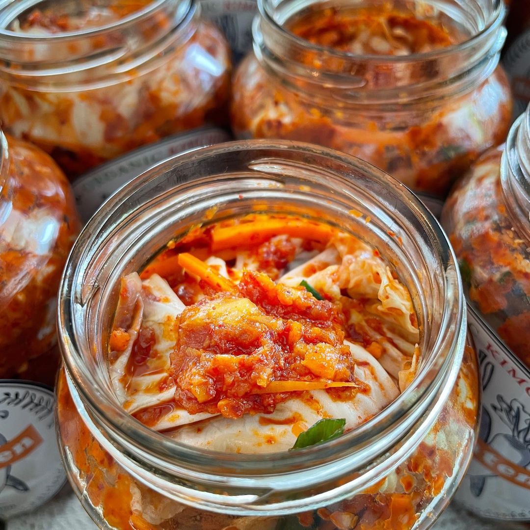 ชีวิตอีกมุมของ "กระเต็น วราภรณ์" ผู้ประกาศข่าว ที่สนใจเรื่องปลูกผัก ดองบ๊วย ทำกิมจิ