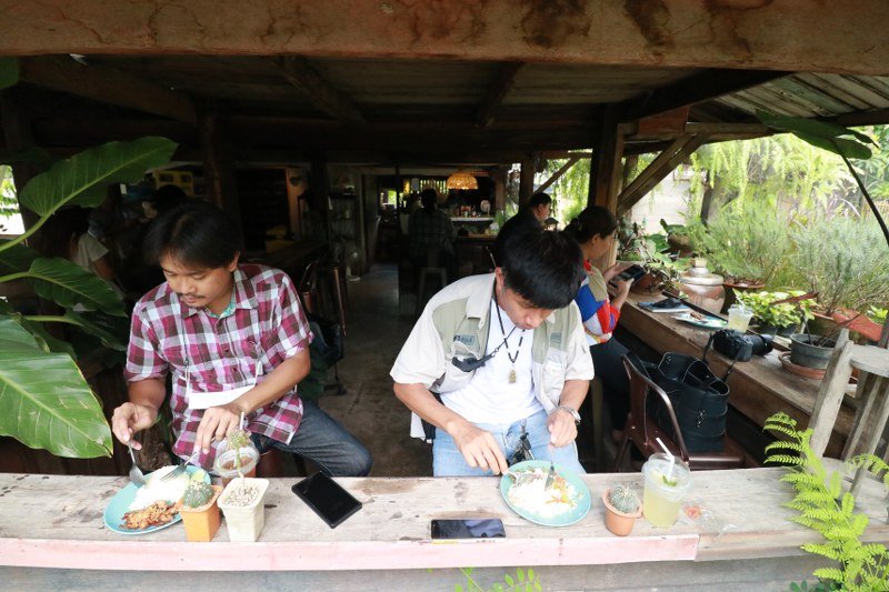 หนุ่มเมืองสองแควประยุกต์บ้านเก่าของบรรพบุรุษเปิดเป็นสวนผักคาเฟ่ สำหรับคนรักธรรมชาติ