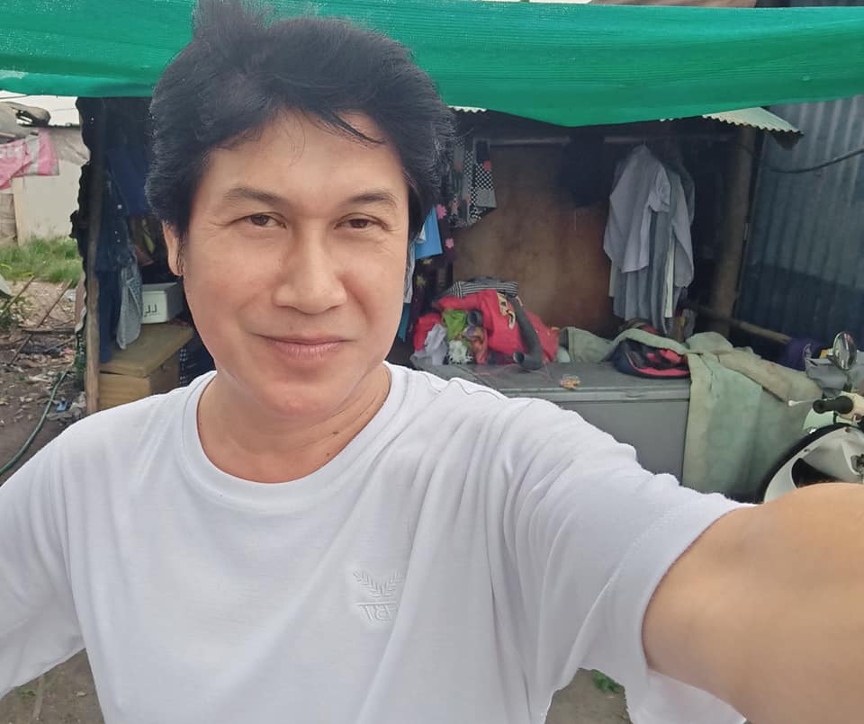 "เชษฐ์ สไมล์บัฟฟาโล" ร่วมใจเปลี่ยนกระต็อบกลางท้องนา เป็นบ้านใหม่ให้ยายสังเวียนและหลาน 13 คน