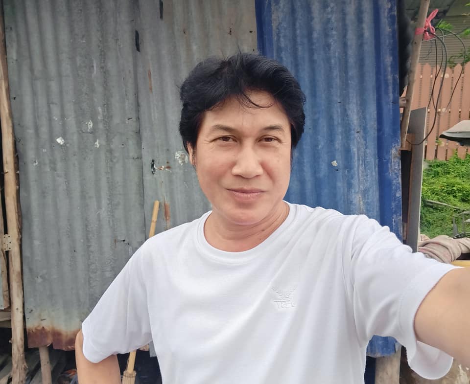 "เชษฐ์ สไมล์บัฟฟาโล" ร่วมใจเปลี่ยนกระต็อบกลางท้องนา เป็นบ้านใหม่ให้ยายสังเวียนและหลาน 13 คน